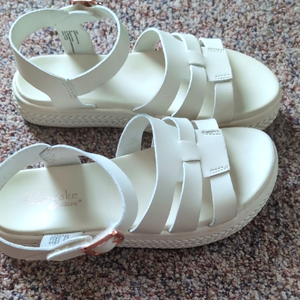 Cupcake Couteur Big Girl White Strappy Platform Sandals Size 2.. Worn Once
